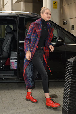 Gigi Hadid Poster 2883598