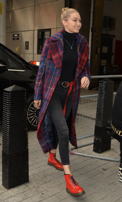 Gigi Hadid Poster 2883608