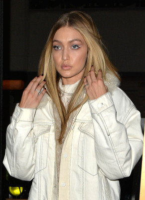 Gigi Hadid Poster 2883612