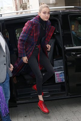 Gigi Hadid Poster 2883736