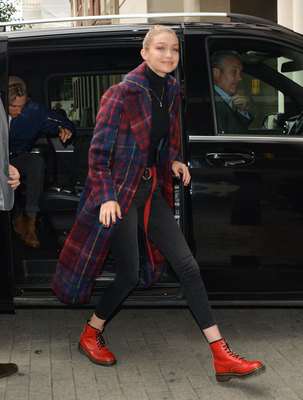 Gigi Hadid Poster 2883744