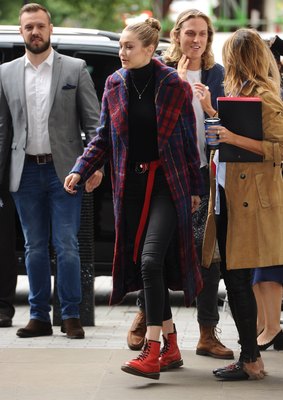 Gigi Hadid Poster 2883745