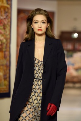 Gigi Hadid Poster 3953067