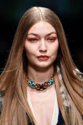 Gigi Hadid Poster 3953083
