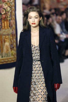 Gigi Hadid Poster 3953087