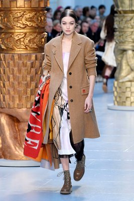 Gigi Hadid Poster 3953268