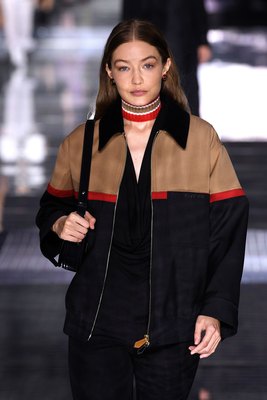 Gigi Hadid Poster 3953307