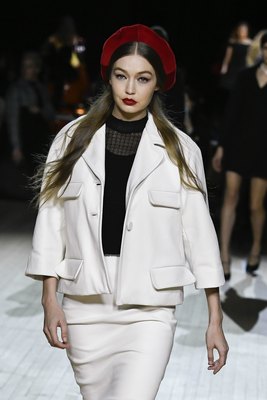 Gigi Hadid Poster 3953350