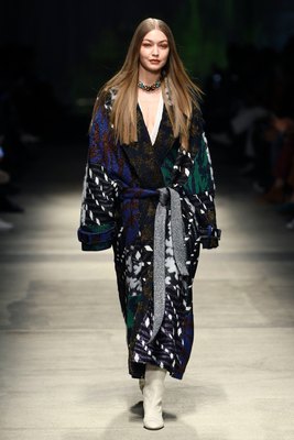Gigi Hadid Poster 3953368