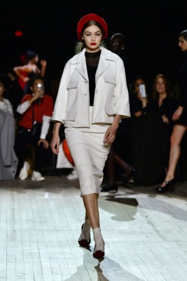 Gigi Hadid Poster 3953406