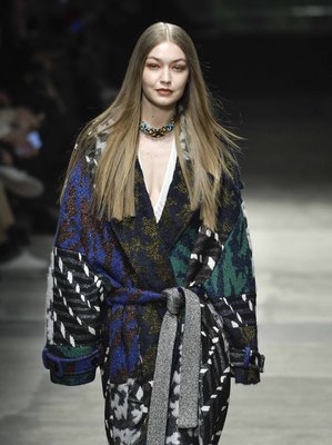 Gigi Hadid Poster 3953441