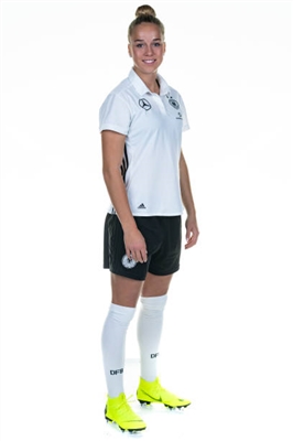 Giulia Gwinn Poster 3688798