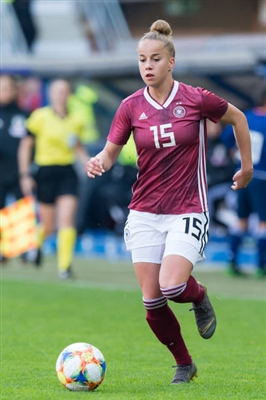 Giulia Gwinn Poster 3688804