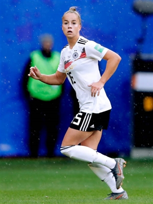 Giulia Gwinn Poster 3688810