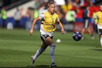 Giulia Gwinn Poster 3688812