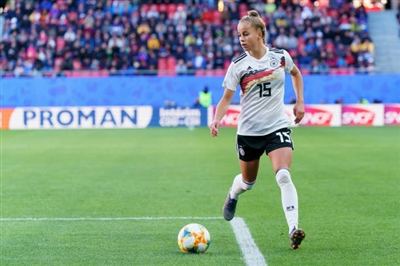 Giulia Gwinn Poster 3688823