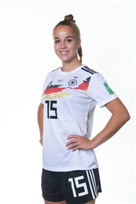 Giulia Gwinn Poster 3688824