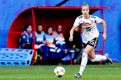 Giulia Gwinn Poster 3688826