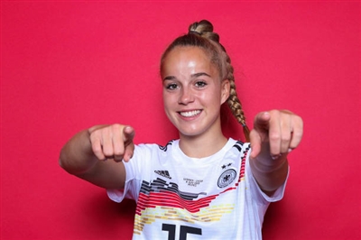 Giulia Gwinn Poster 3688833