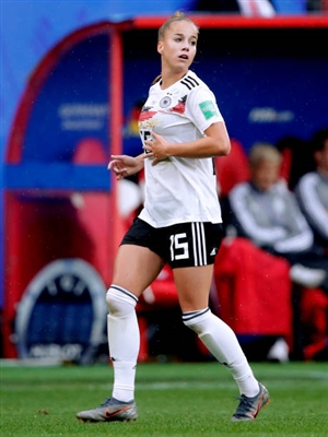Giulia Gwinn Poster 3688839