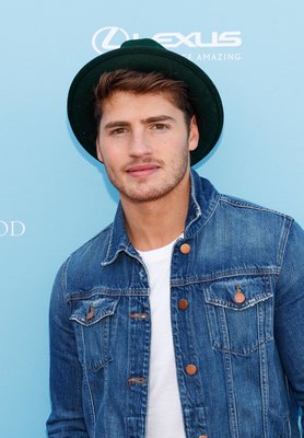 Gregg Sulkin Poster 2838375