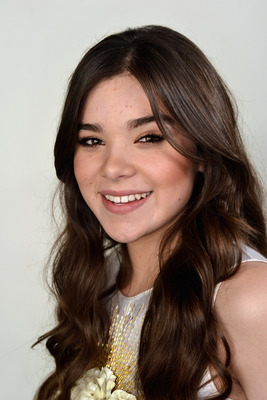 Hailee Steinfeld Poster 2009298