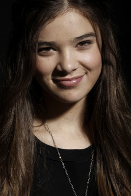 Hailee Steinfeld Poster 2305219