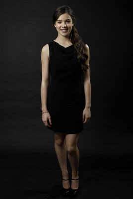 Hailee Steinfeld Poster 2305223