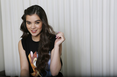 Hailee Steinfeld Poster 2350899