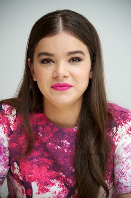 Hailee Steinfeld Poster 2429537