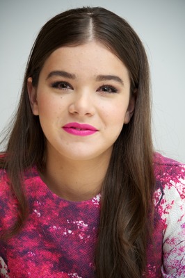 Hailee Steinfeld Poster 2429541