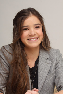 Hailee Steinfeld Poster 2443030