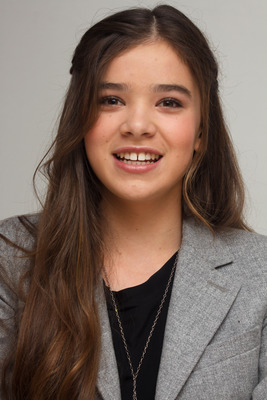 Hailee Steinfeld Poster 2443032