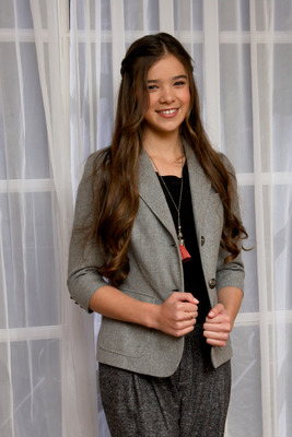 Hailee Steinfeld Poster 2443039