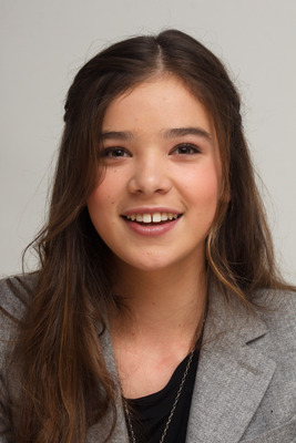 Hailee Steinfeld Poster 2443041