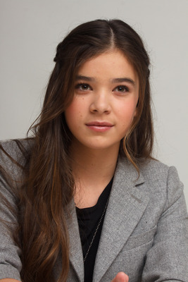 Hailee Steinfeld Poster 2443042