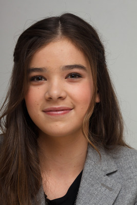 Hailee Steinfeld Poster 2443043