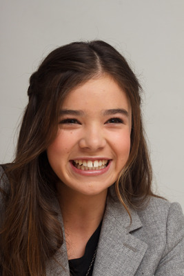 Hailee Steinfeld Poster 2443047