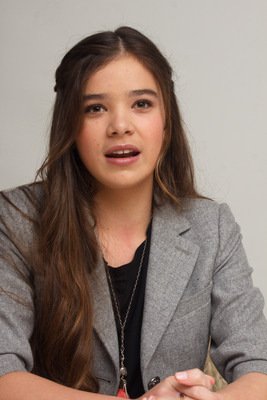 Hailee Steinfeld Poster 2443052