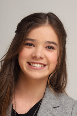 Hailee Steinfeld Poster 2443054