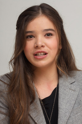 Hailee Steinfeld Poster 2443058