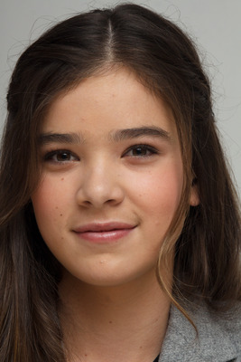 Hailee Steinfeld Poster 2443060