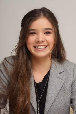 Hailee Steinfeld Poster 2443061