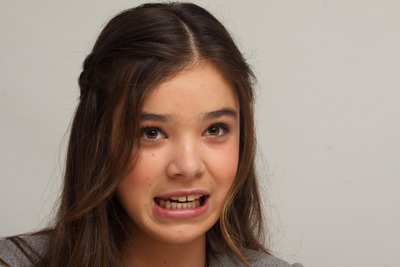 Hailee Steinfeld Poster 2443068