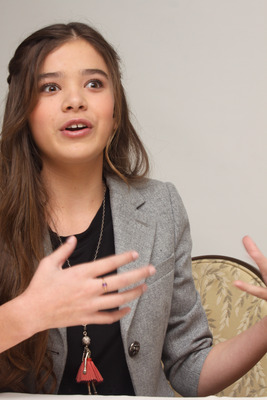 Hailee Steinfeld Poster 2443073
