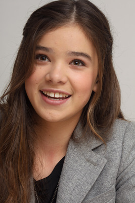Hailee Steinfeld Poster 2443076