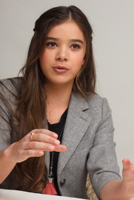 Hailee Steinfeld Poster 2443077
