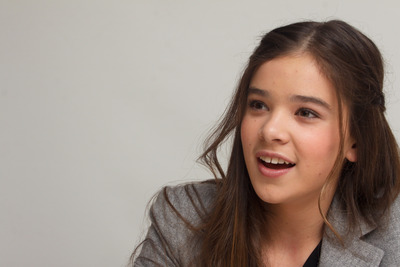Hailee Steinfeld Poster 2443078