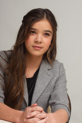 Hailee Steinfeld Poster 2443079