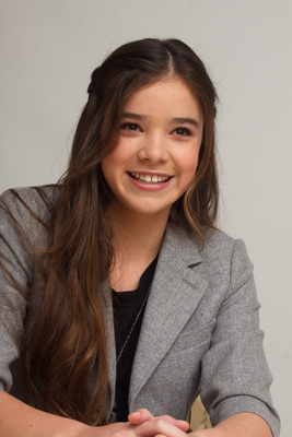 Hailee Steinfeld Poster 2443086